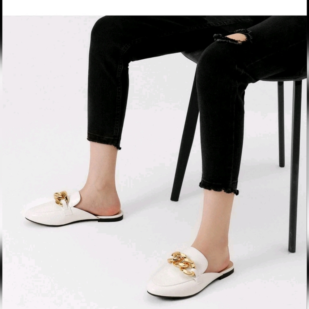 Women White Flat Mule
